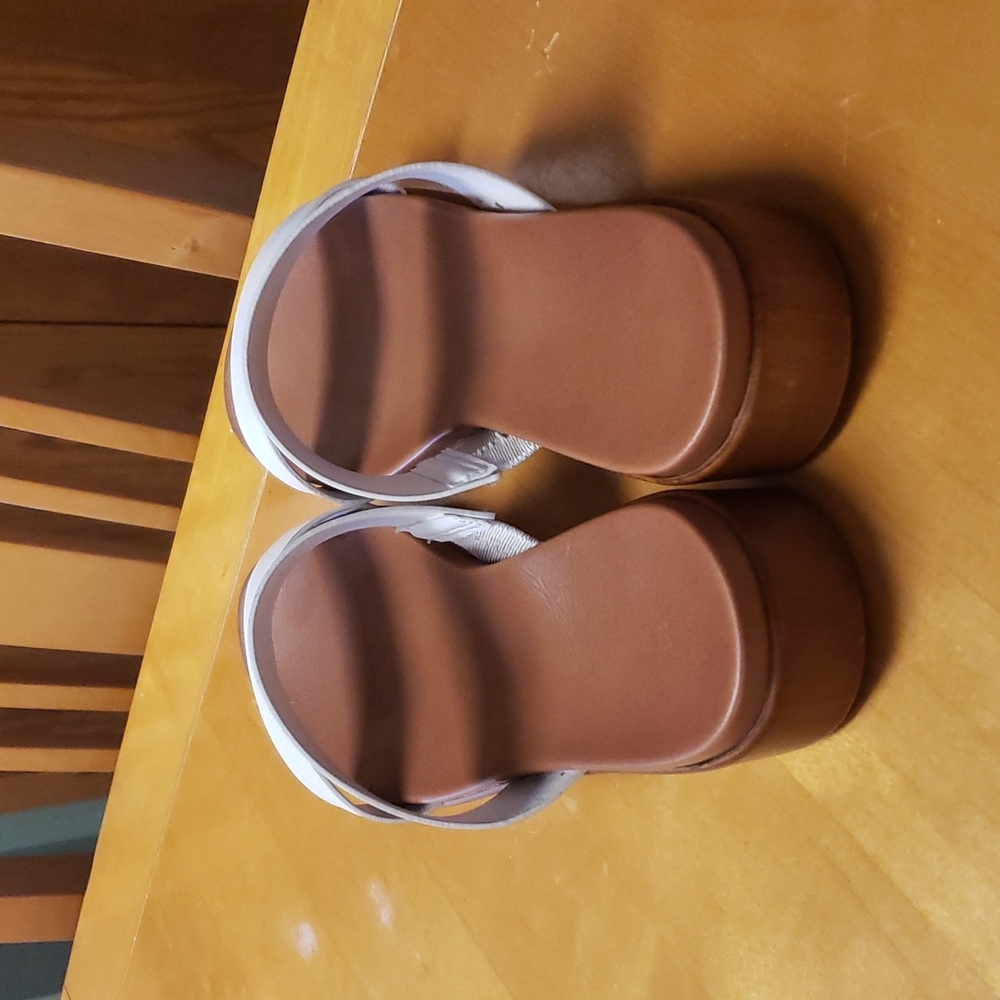 Sandals - Picture 4 of 6